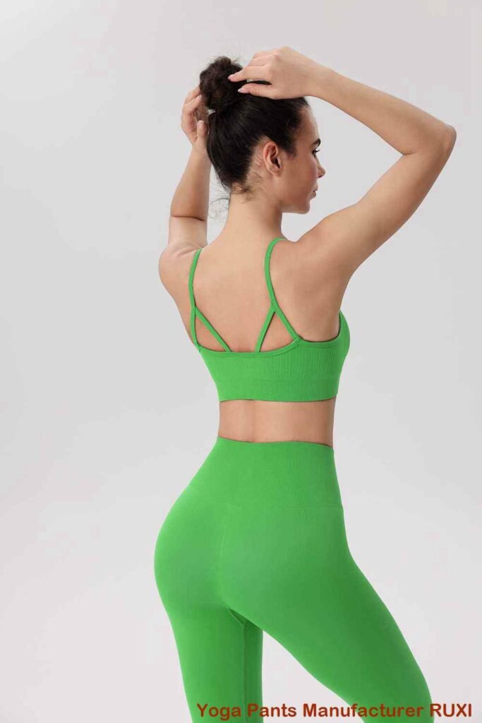 легкі бігові шорти on cloud Ruxi