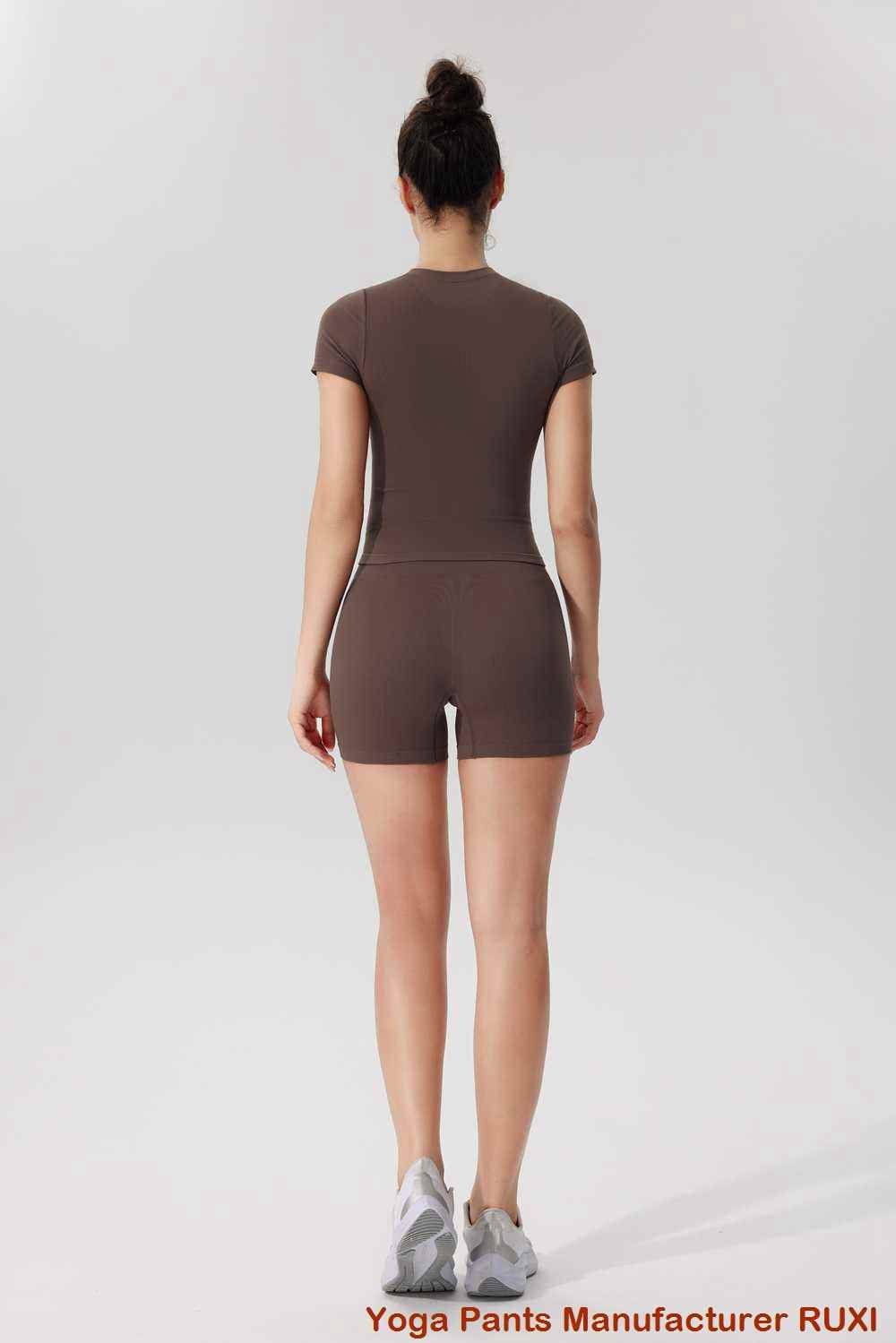 на спринтерських шортах Ruxi au1864 на спринтерських шортах Ruxi au1864