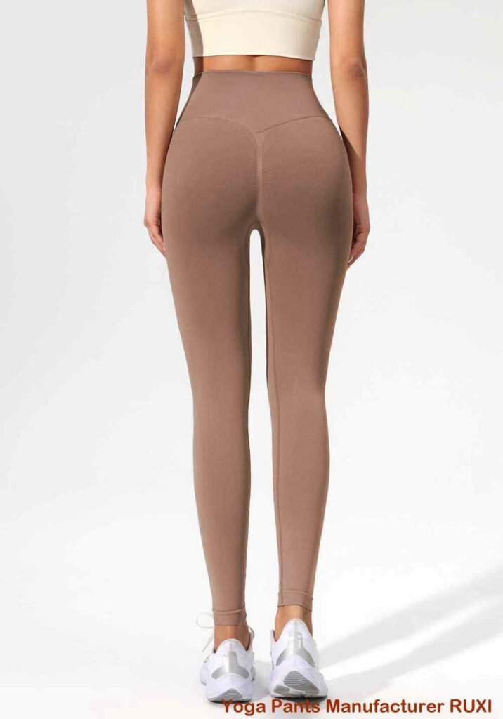 жіночі шорти з кишенею для телефону